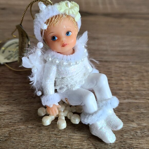 Heirloom ornaments snow angels from Ashton Drake. Christmas decorations. - Picture 9 of 15